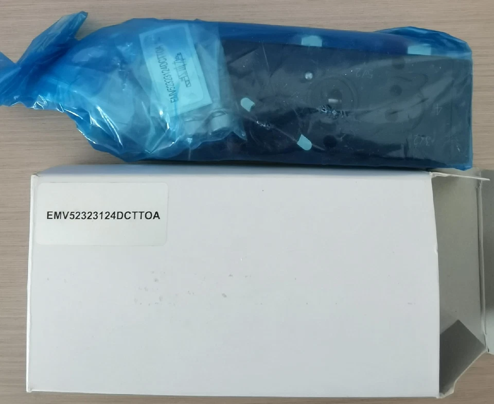1PC Brand New EMV52323124DCTTOA Solenoid Valve - Image 1 of 1