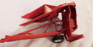 25-948 Vintage Toy IH International Harvester ERTL 1/16th One Row Corn Chopper - Picture 1 of 7