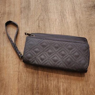 Travelon Safe ID RFID 阻断绗缝灰色拉链钱包离合器腕带 — 第 1/4 张图片