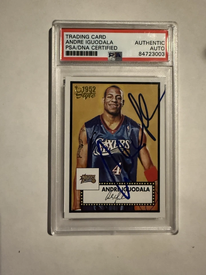 安德烈·伊戈达拉签名 2006 年 Topps 1952 年风格 #87 76ers PSA/DNA 签名 — 第 1/2 张图片