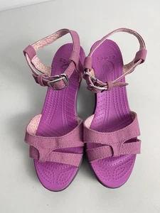 Crocs Womens Leigh Wedge Sandals Pink Size 8 EUC Summer - Picture 1 of 7