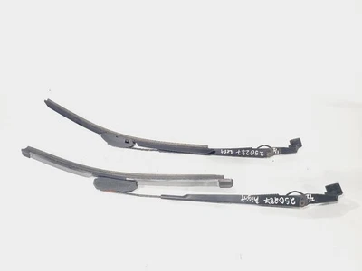 Lexus LX450 1997 OEM par de brazos limpiaparabrisas delanteros  Foto 1 de 4