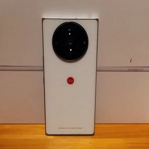 Leica LEITZ PHONE 2 débloqué 5G 1 pouce capteur Snapdragon 8 Gen 1 Japon JP - Photo 1 sur 5