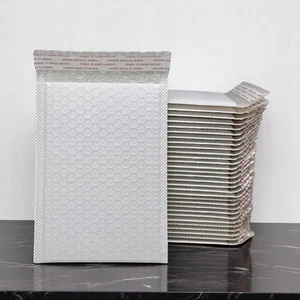 50/100x Waterproof Strong Bubble Padded Mailing Bag Postal Self Seal Jiffy Bags - Picture 1 of 13