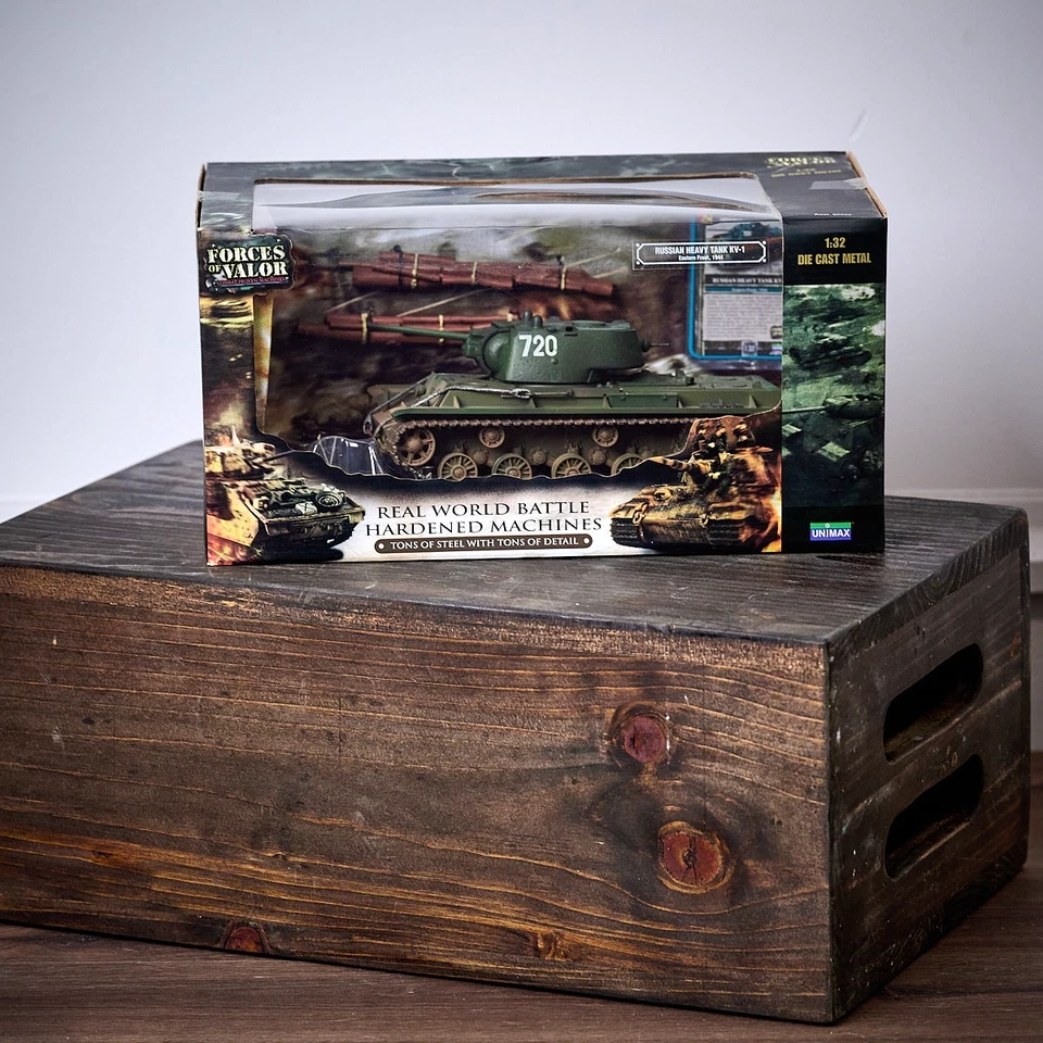 Forces of Valor 1:32 — советский тяжелый танк КВ‐1 (80056) - Изображение 1 из 1