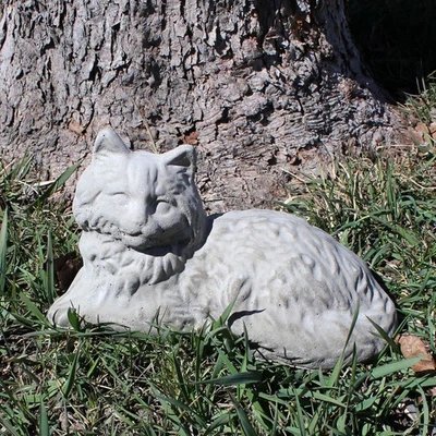 Estatua de hormigón de gato acostado de 10" de largo, decoración de patio de jardín de cemento Foto 1 de 2