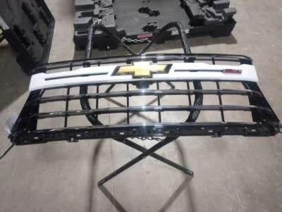 2024 Chevrolet Silverado 2500 3500 LTZ Grille Chrome Bars Surround View 2962247 - Image 1 of 4