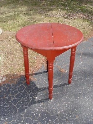 Mesa de taberna Missouri pintada de mediados del siglo XIX, cuadrada clavada y clavada Foto 1 de 4