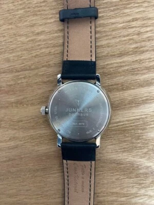 Reloj JUNKERS BAUHAUS 6070 2QZ esfera negra fecha correa de cuero usado de Japón Foto 1 de 3