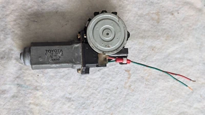 Motor ventana eléctrica pasajero derecho Toyota OEM DENSO 85710-08010 Sienna 98-03 Foto 1 de 4