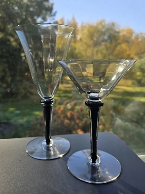 Par Morgantown Carlton Negro Filamento Vástago Cáliz de Agua Transparente y Martini Foto 1 de 4