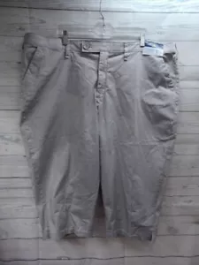 Women's NWT Lee Riders Crop Pants Size 24W Gray Comfort Waist Capri - Picture 1 of 9