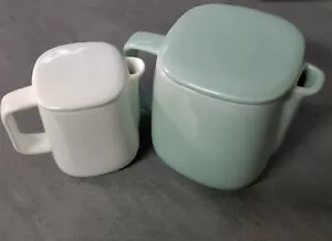 NUOVO DELTA ALESSI CAFFE' e TEIERA set 8 oz e 20 oz CAPACITÀ 1 verde 1 bianco - Foto 1 di 9