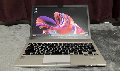 fujitsu laptop lifebook  - Image 1 of 4