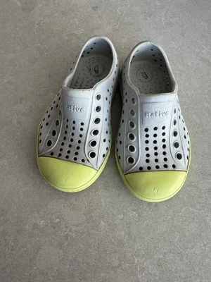 Native unisex Toddler size 5 kids Pull-on Waterproof shoes - Image 1 of 4