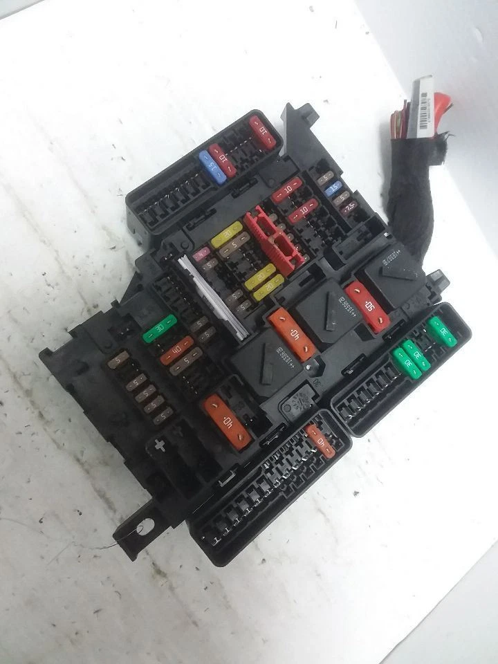 Caja de conexiones de fusibles motor compatible con 14-20 MINI COOPER 61149360501 Foto 1 de 4