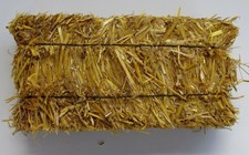 Fresh 2020 Bedding Straw for Rabbits Guinea Pigs 4 Bales per pack 8 lbs