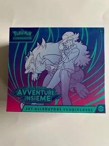 Pokemon: Set Allenatore Fuoriclasse Scarlatto E Violetto - 09 PK10272-I - Imagen 1 de 6