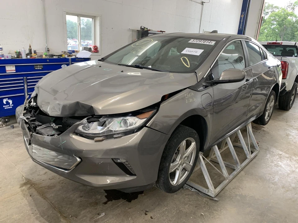 Used Fuel Pump Control Module fits: 2017 Chevrolet Volt Fuel Pump center trunk f Foto 1 de 4