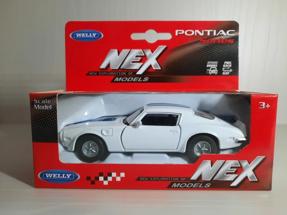 Modellino Statico Pontiac Firebird (1972) Welly Auto Colore Bianco Scala 1:39 - Immagine 1 di 1