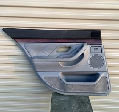 1995 - 2001 宝马 740i E38 左驱动后门板卡灰色二手 — 第 1/4 张图片