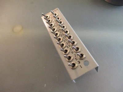 ALCO (19 con soporte) MST105D MINI INTERRUPTOR DE PALANCA 5A 115V 2 POSICIONES ENCENDIDO-ENCENDIDO Foto 1 de 4