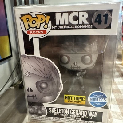 Funko My Chemical Romance #41 骷髅 Gerard Way Metalic Ltd Ed 5000 + Protector — 第 1/2 张图片