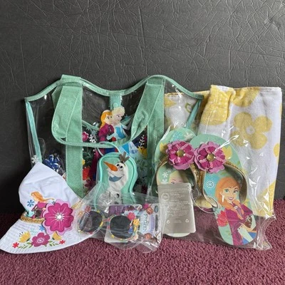 Disney Store Anna and Elsa Bolso de Natación Transparente Paquete Toalla, Gafas de Sol, Sombrero, Sandalias Foto 1 de 4