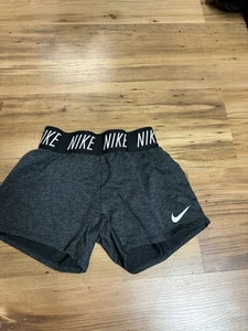 girls shorts nike size small - Picture 1 of 4