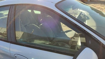 1996-2007 Ford Taurus Passenger Right Front Side Window Door Glass Oem - Image 1 of 2