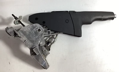 AUDI TT 2018-2014 - Conjunto de palanca de freno de mano de emergencia/estacionamiento OEM. Foto 1 de 4