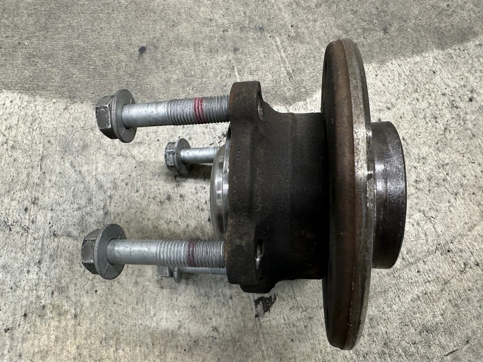 BMW 328i E90 2004-2012 ~ Cojinete de cubo de rueda delantera ~ 31216765157 Foto 1 de 4