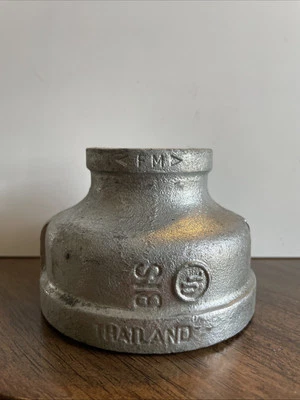 3" x 1-1/2" NPT Reducing Coupling Galvanized Malleable Iron 150 - Image 1 of 4