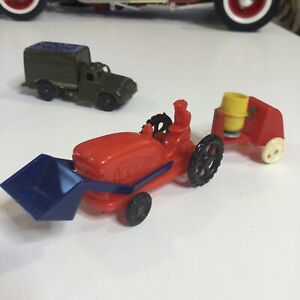 VINTAGE ‘50s UNBRANDED WANNATOY HARD PLASTIC RED TRACTOR & CEMENT MIXER O 6” USA