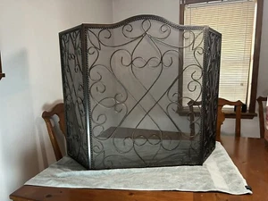 SOUTHERN LIVING AT HOME WELLSLEY FIREPLACE SCREEN TRI-PANEL ESTATE IRON 50"x33" - Picture 1 of 9