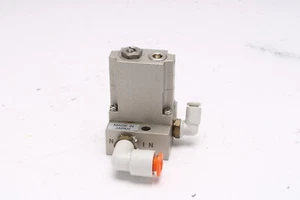 SMC ARM1000 Miniature Pneumatic Regulators - Picture 1 of 3
