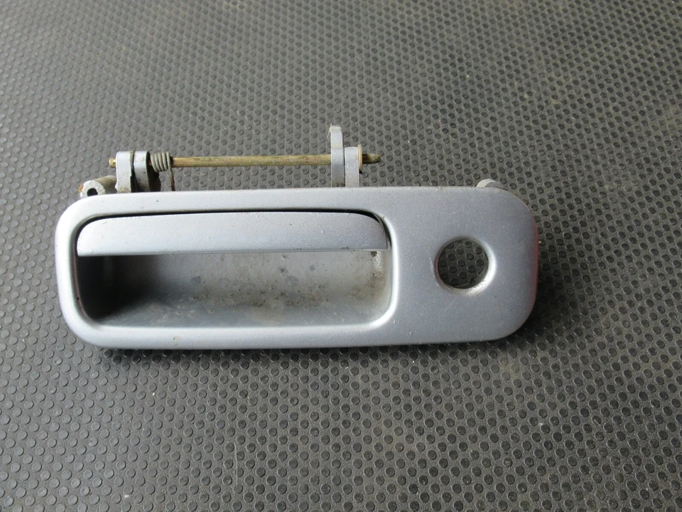 MANIJA TAPA MALETERO FORD GALAXY MK2 (2000-2006) 6N0827565D PLATA Foto 1 de 1