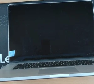 Apple MacBook Pro 15.4in (256GB SSD, Intel Core i7-4770HQ, 2.20GHz, 16GB) Laptop - Picture 1 of 4