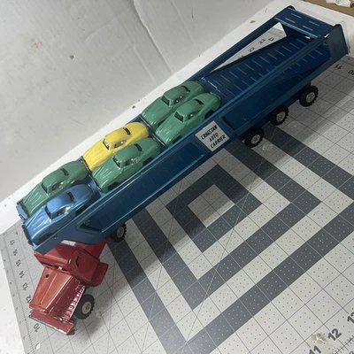 Cragstan Giocattolo di Latta Auto Camion Trasportatore Con 6 Gatti Super Raro - Immagine 1 di 4