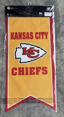 Bandeira decorativa Kansas City Chiefs equipe NFL amarela vermelha 27,5” x 12,5” nova - Imagem 1 de 4