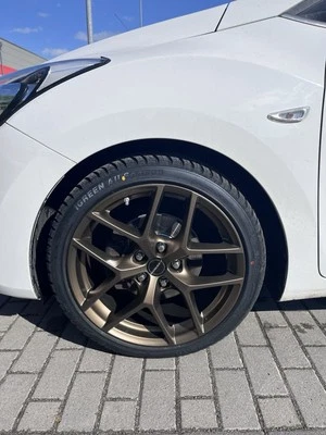 Nagelneue Borbet Y 18Zoll in Bronze mit 225/40 Ganzjahresreifen - Bild 1 von 4