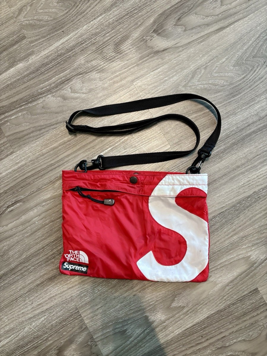 Supreme × north Face S Logo Bag 赤 The North Face X Supreme S Logo Crossbody Red Shoulder Bag