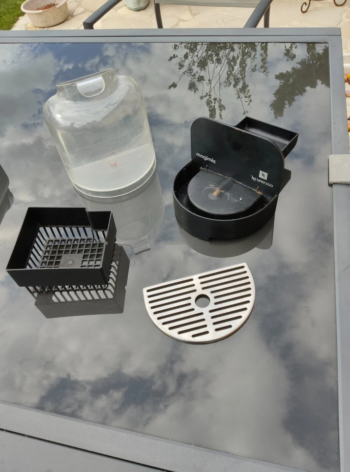 Accessoires cafetière NESPRESSO MAGIMIX M 100 pour pieces vendues séparément - Photo 1/4