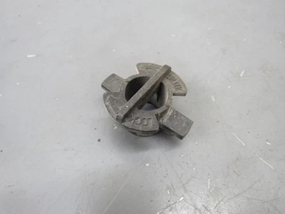 Soporte de radiador superior Nissan 370Z clip de bloqueo giratorio 2009-2020 OEM Foto 1 de 4