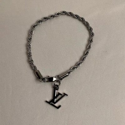 Pulsera Louis Vuitton cadena cuerda metálica Foto 1 de 4