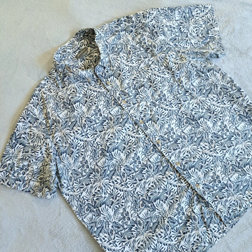 Camisa Eddie Bauer Azul Floral Hawaiana Abotonada 2XL Foto 1 de 4