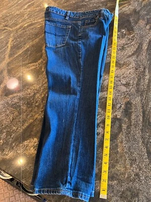 STEVE & BARRY'S  Mid Wash Blue Capri Jeans  SZ 8 Inseam 24" Waist 32" - Image 1 of 4