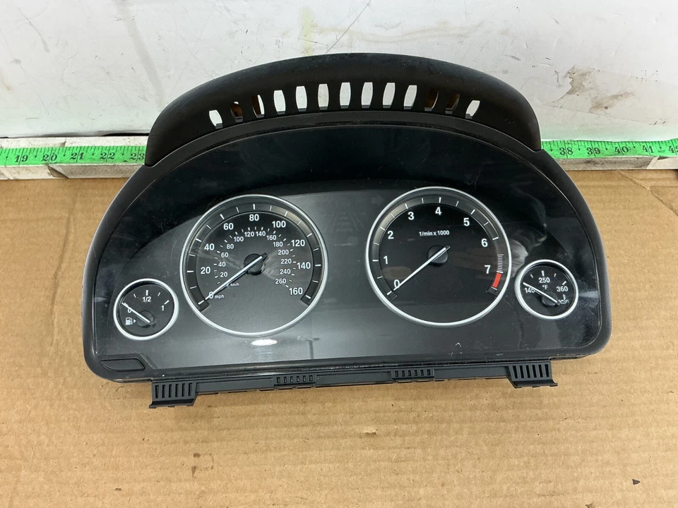 Cuadro de instrumentos/velocímetro BMW 535i F10 xDrive 2010-2016 139 k 9291412 OEM Foto 1 de 4