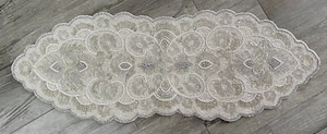 Nicole Miller Snow White-Silver Beaded WEDDING/ANNIVERSARY Table Runner - Imagen 1 de 6
