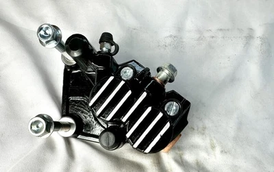 Pinza de freno delantera reconstruida OEM Honda 85 86 ATC250R 250R 1985 1986 Foto 1 de 4